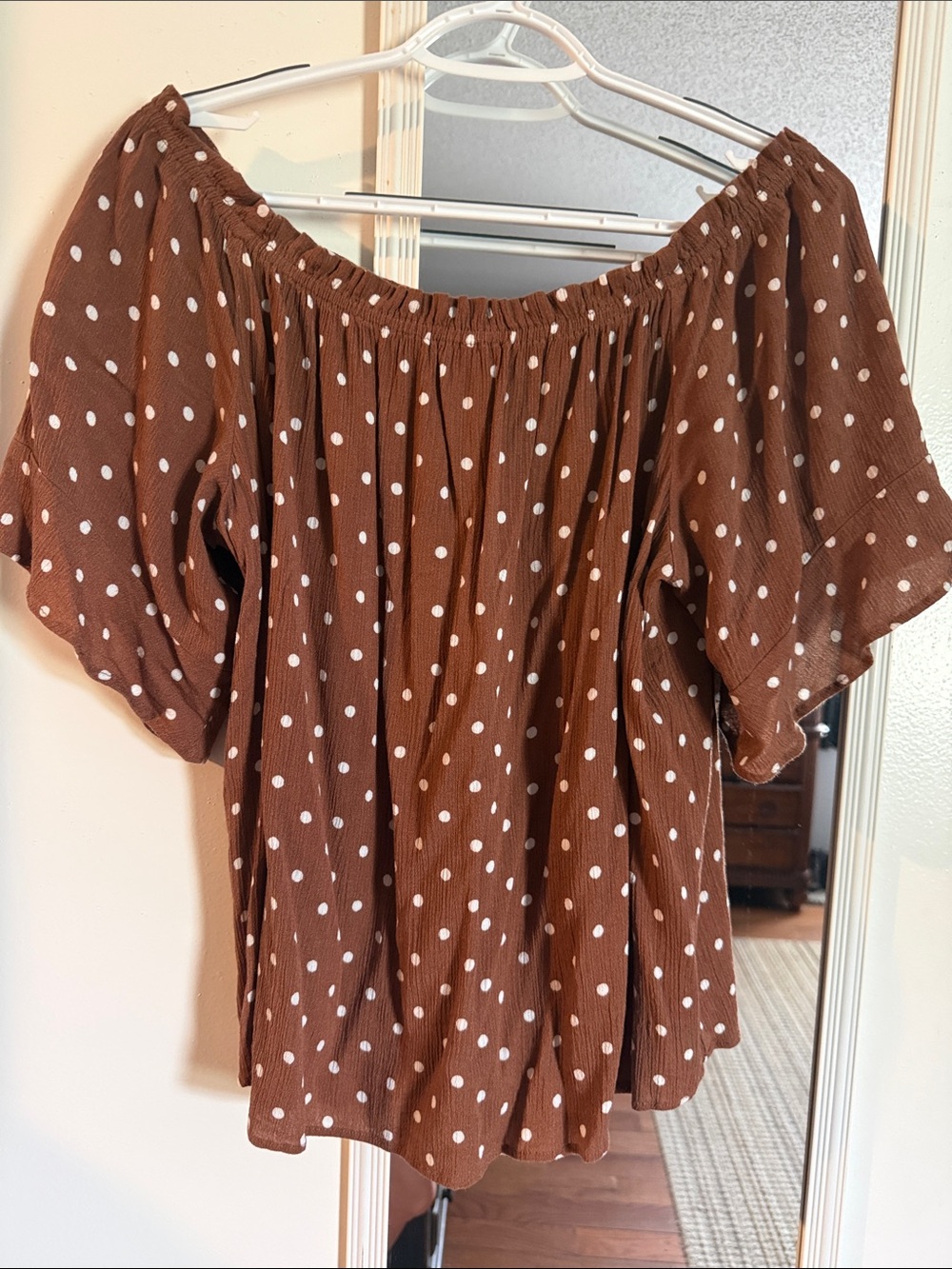 Women’s Polka Dot Off-Shoulder Top - Brown